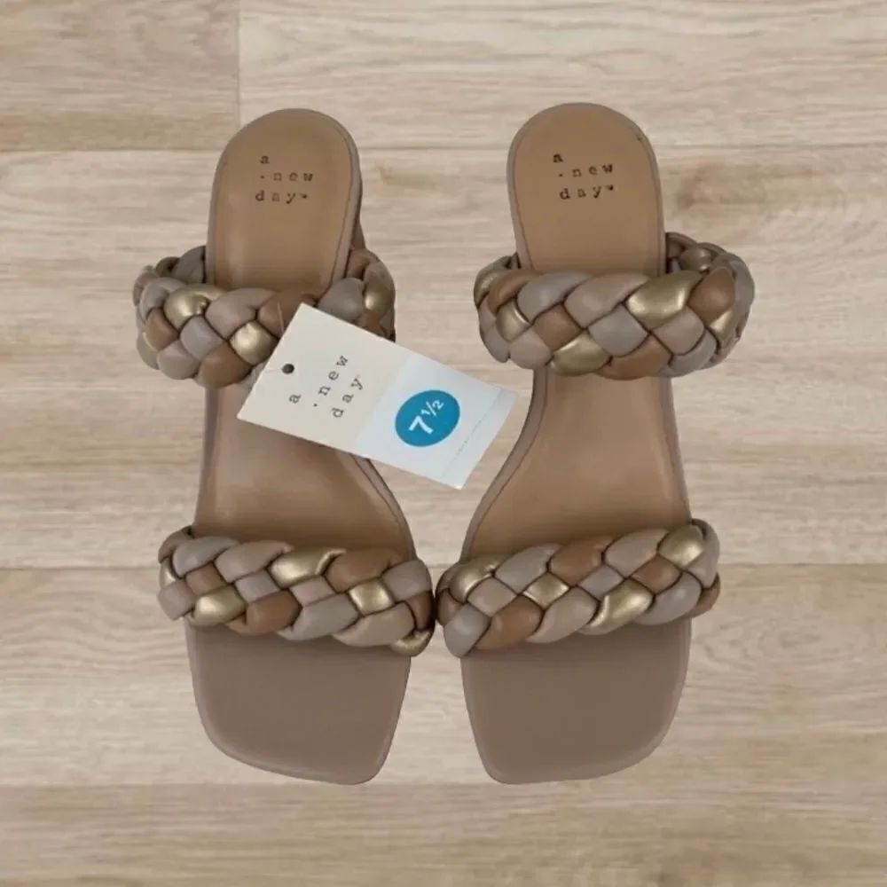 NWT Women's Braided/Woven‎ Mule Heels 7 1/2